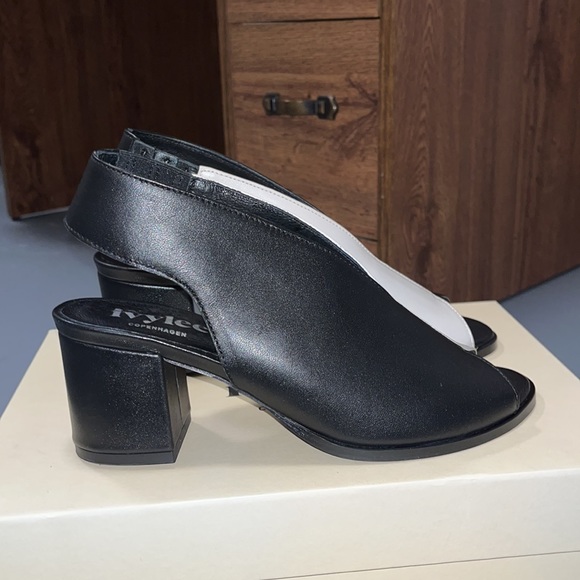 BNIB Ivy Lee Copenhagen “Ryder” heel - Picture 3 of 5